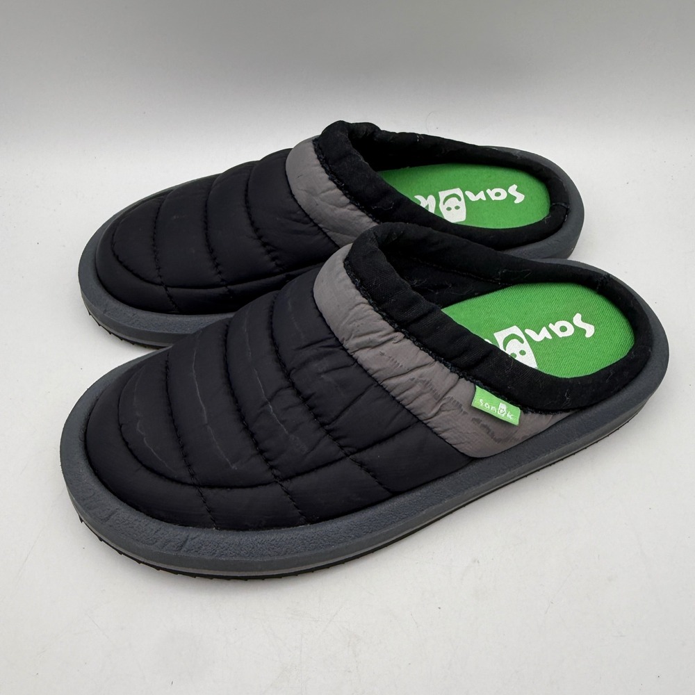 Sanuk Puff N Chill Slippers Youth 2 Black Grey Quilted Puffer Mule Bedroom Shoes